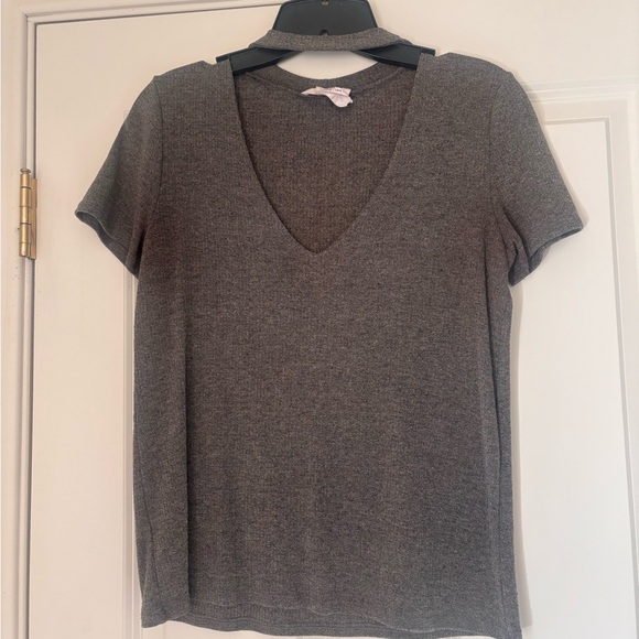 Sadie & Sage Tops - Sadie & Sage Charcoal V-Neck Tee